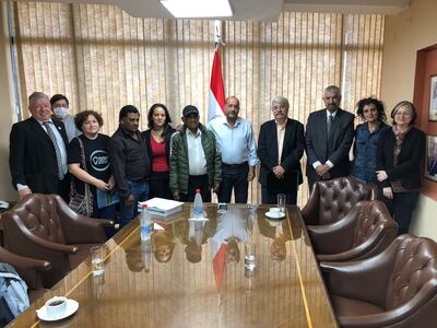 Los representantes de los pueblos indígenas con el presidente del Senado Oscar Salomón (foto gentileza)