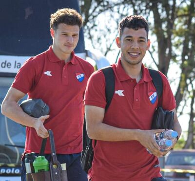 Carlos Arrúa y Facundo Bruera, futbolistas de la Academia.