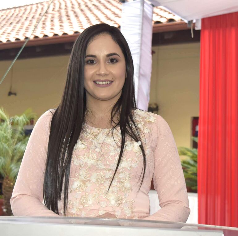 La concejal departamental Luz Cañete(ANR) fue reelecta al cargo y es la primera mujer más votada en Paraguarí.