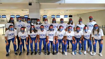 Momento antes del viaje de las chicas del Danzarín.