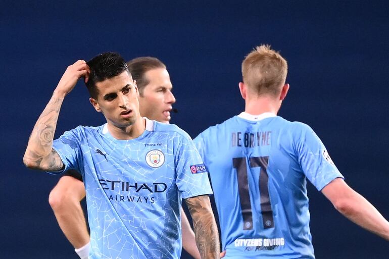 El Manchester City no pudo con Lyon y fue eliminado de la Champions League.