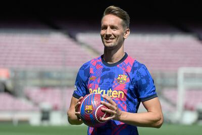 Luuk de Jong fue presentado este día en el Barcelona.
