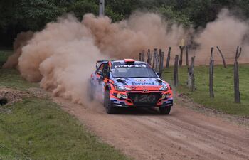 Fabrizio Zaldívar y Víctor Aguilera son campeones del Nacional del Súper Prime 2021.