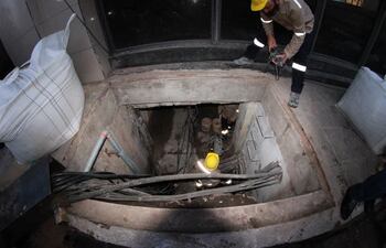 Puesto de distribución subterráneo de la ANDE.