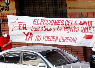 No eran 10 personas quienes fueron ayer frente a la ANR.