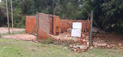 El fenómeno natural destruyó el techo de unas diez viviendas en San Estanislao.