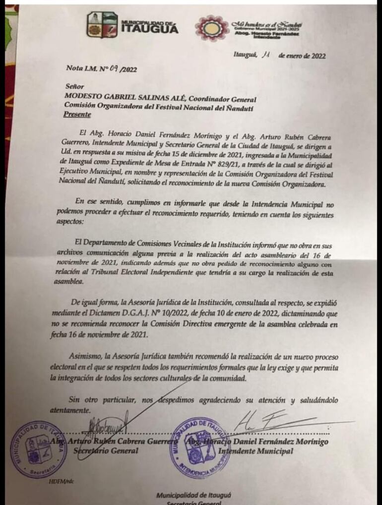 En la imagen se puede observar un documento emitido por el Municipio de Itauguá, en donde no se reconoce a la Comisión y se recomienda un nuevo proceso electoral.