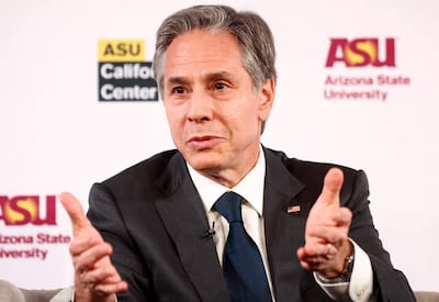 El secretario de Estado estadounidense, Antony J. Blinken, habla durante una reunión con periodistas sobre la libertad de expresión en la región, en el marco de la IX Cumbre de las Américas que se desarrolla en Los Ángeles.