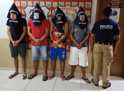 Los cuatro detenidos fueron trasladados a la base del Departamento de Investigaciones de Alto Paraná.