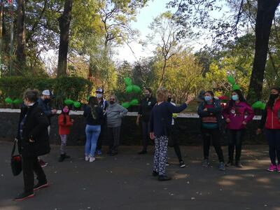 Obsequiaron plantines en el parque Carlos Antonio López.