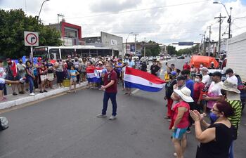 Permisionarios cerraron la avenida Silvio Pettirossi
