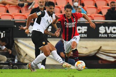 Omar Alderete fue titular en el Valencia ante el AC Milan.