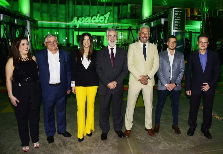 Martha Fernández, Antonio Dos Santos, María Arlette Zapag, el embajador de Brasil, José Antonio Marcondes de Carvalho, Juan José Zapag, Alfredo Costanzo Mazzei y Regis Sawitzki.