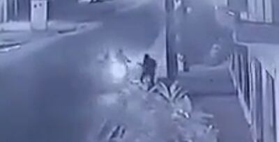 Policía es asaltado por motochorros en Limpio.