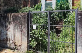 El lugar se encuentra completamente abandonado, indican.