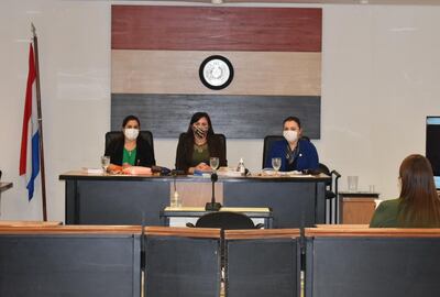 Librada Peralta, Carmen Silva y Mirna Soto González, miembros del Tribunal de Sentencia
