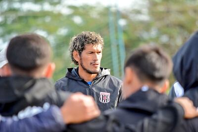 Roberto Cano asumió ayer la conducción del Deportivo Santaní.