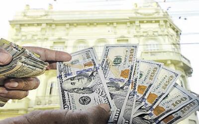 El dólar avanzó 30 puntos frente a la moneda local en el segundo día operativo del mes.