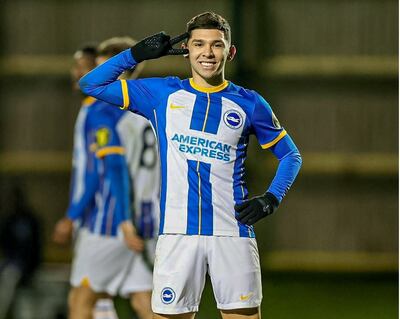 Julio César Enciso jugó ayer con el Brighton.