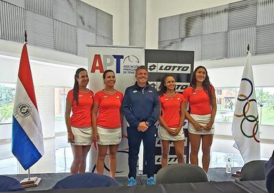El equipo paraguayo de tenis femenino buscará ser protagonista en el certamen internacional.
