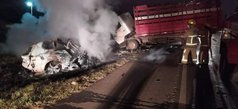 Imagen de cómo quedaron los vehículos minutos después del accidente