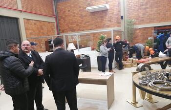 Allanamiento en un comercial en Ñemby. Presumiblemente repuestos falsificados por valor de US$ 150.000