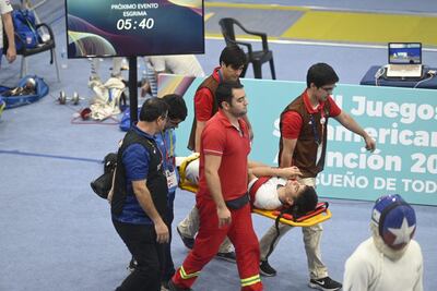 Emmanuel Bernal, en camilla, es retirado de la Federación de Tenis de Mesa a causa de una descompensación.