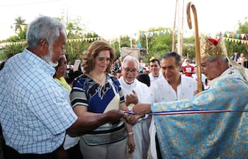 El Santuario Nuestra Señora del Rosario y un conocido supermercado de Luque se unieron para la construcción de una capilla en el territorio social “Guillermo Jesús”, ubicado en el inmueble expropiado de la Compañía Paraguaya de Comunicaciones SA (Copaco).