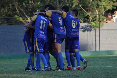 El elenco de J. augusto Saldívar se consolida en la punta.