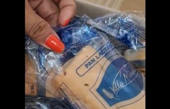 Denunciaron la entrega de panes con gorgojos en la escuela América, de Villa Elisa.