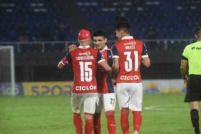 Celebración de Cerro Porteño tras el gol de Robert Morales (31) que fue el segundo para la victoria ante Libertad