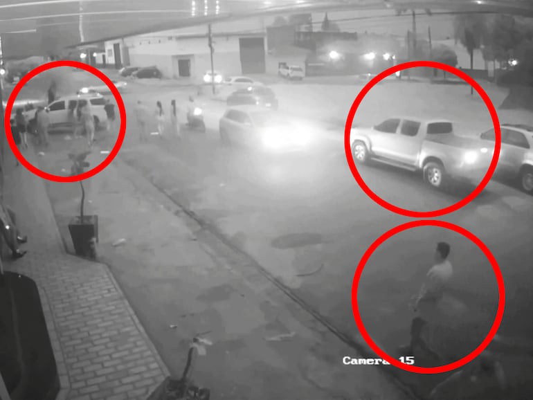 En un mismo cuadro, las víctimas, los sicarios y el “campana”. Fue cinco segundos antes de que comenzara la masacre.