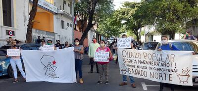 Promotores de las ollas populares solidarias, organizadas y autogestionadas para hacer frente al hambre y la inseguridad alimentaria, se manifestaron ayer frente a la SEN.