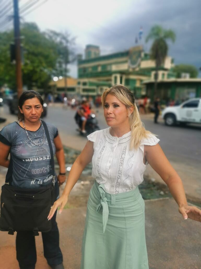La abogada Noelia Núñez y Jorgelina Paredes, líder de la comunidad indígena Guavirá Mindy