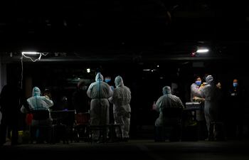 El equipo deberá guardar cuarentena durante 14 días, informó hoy la cadena estatal CGTN. La misión, "prioritaria" para la OMS, está formada por científicos de diversas organizaciones internacionales.