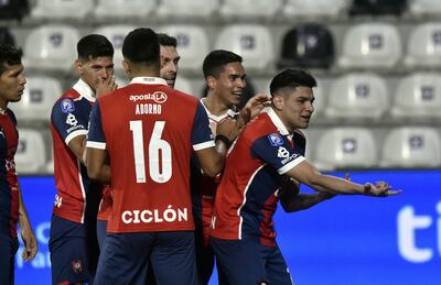 El Ciclón goleó al rival de siempre en su propia casa.