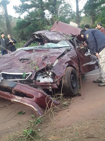 Dos de los tres ocupantes fallecieron durante el accidente.