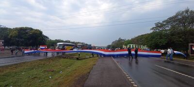 El cierre se realiza en el km 245 de la ruta PY02.