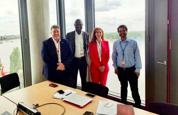 En la sede de la Unfccc, estuvo presente en representación de Itaipú, María Antonia Gwynn, miembro del Consejo de Administración, junto con parte del equipo de la Unfccc.