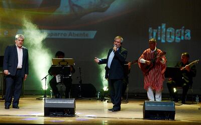 Vocal Dos, conformado por Necho y Carlos Pettengill, y Juan Cancio Barreto, en un momento del show.