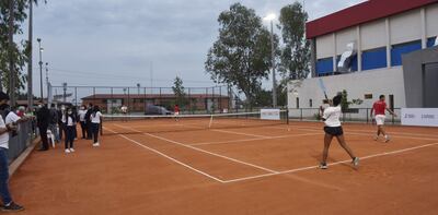 En el Parque Olímpico se inauguraron dos canchas de tenis de arcilla y otras dos de pádel.