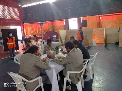 Momento del almuerzo en el albergue de la SEN