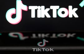 El gobernador de Montana (EE.UU.), el republicano Greg Gianforte, firmó este miércoles una ley que prohíbe el uso de la aplicación china TikTok, convirtiéndose en el primer estado del país en restringir la popular plataforma social.