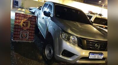 La camioneta Nissan Frontier que fue encontrada en poder de los ahora procesados.
