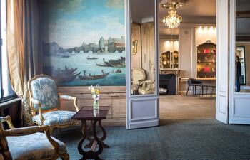 El salón de recepción del restaurante La Tour d'Argent, el establecimiento más antiguo de la capital francesa que data de 1582, en París, cierra sus puertas en abril de 2022 para una restauración completa y reabrirá en 2023.