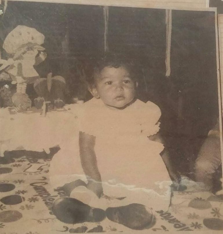 Verónica Riveros futbolista profesional de fútbol cuando era niña