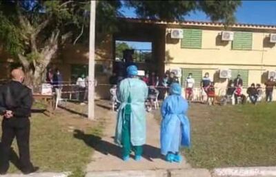 Personal de salud brindó indicaciones en el albergue de Ayolas.