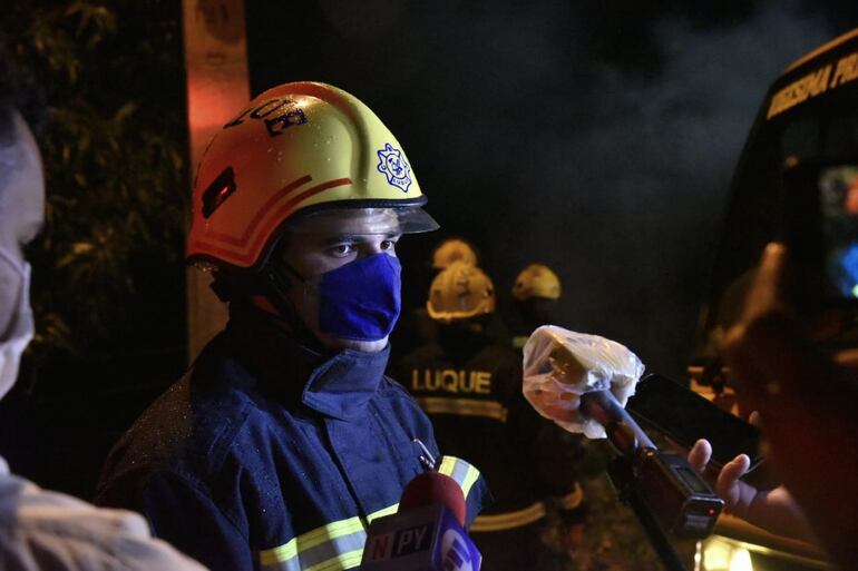 Abdul Álvarez, bombero de la compañía de Luque.