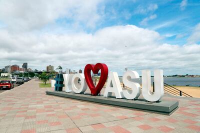 La gente deberá desatar su creatividad a la hora de sacar su fotografía del cartel de “Asu”.