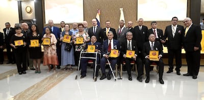 En honor al mérito, la entrega y contribución, el Círculo distinguió y concedió a varios la categoría de socio vitalicio